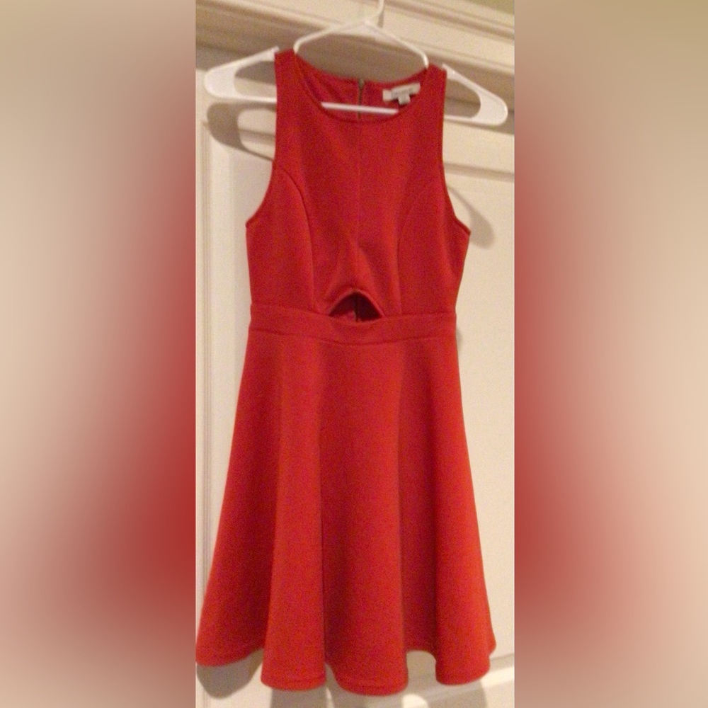 Unique sleeveless red dress